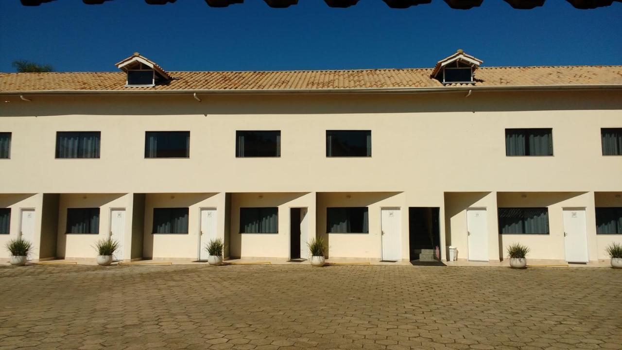 Hotel Santiago Lindóia 외부 사진